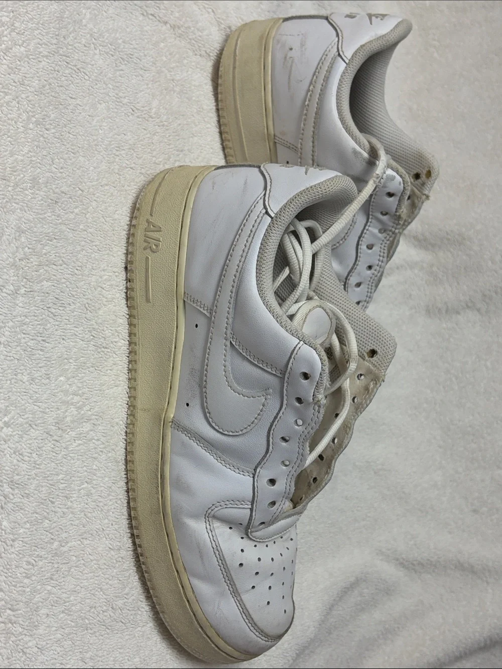 Nike Air Force 1 ’07 Triple White Men’s Size 9 CW2288-111